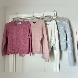 Sweater bundle of 4 size small/ medium